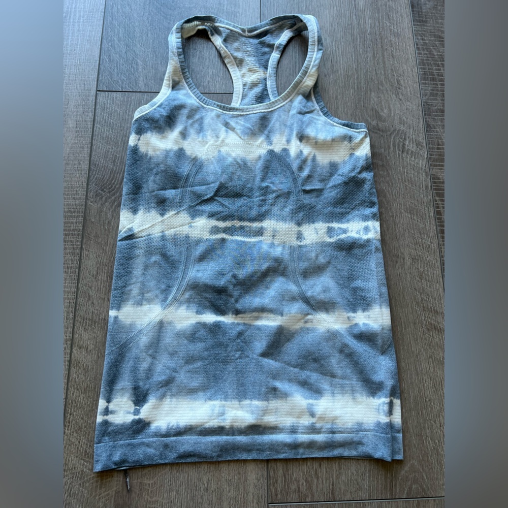 Lululemon Swiftly Tech Racerback Size 4 - image 1